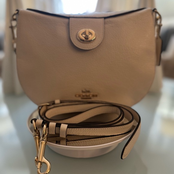 CLOSET CLOSING January 21, 2025!!
NO OFFERS - PRICED AS IS! - Picture 4 of 5